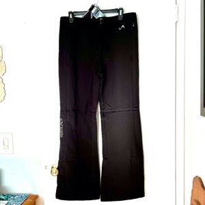 Black light weight ski pants size large with tags.